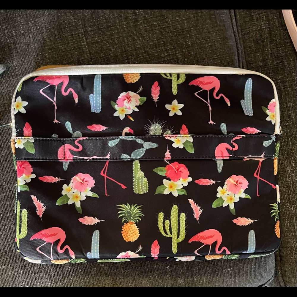 Laptop pouch